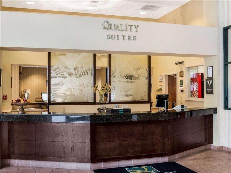 Quality Suites Lake Wright Norfolk Airport Bagian luar foto